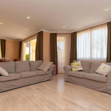 Vila Parque Tropical 5 - Three Bed Arona (Tenerife)
